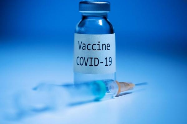 تخلف مرکز سالمندان برای واکسن کرونا, تزریق واکسن کرونا به تعدادی از اعضای خانواد