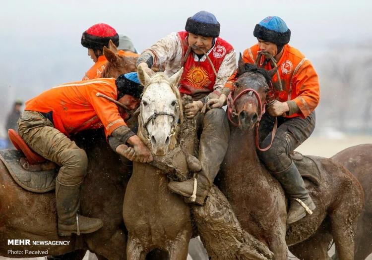 تصاویر مسابقه بُزکشی در قرقیزستان,عکس های مسابقه بزکشی,تصاویر مسابقات بزکشی در کشور قرقیزستان