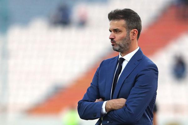 آندره‌ آ استراماچونی,شکایت استراماچونی از استقلال