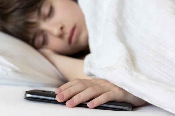 خواب,عدم تاثیر حالت شبانه گوشی بر اثرمنفی بر خواب