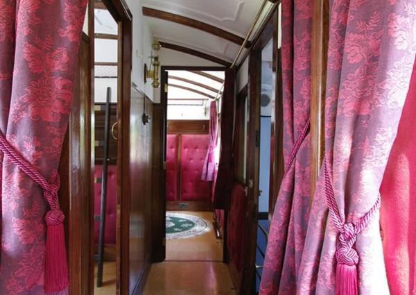 تبدیل واگن قطار قرن نوزدهم به هتلی زیبا,هتل در واگن قطار