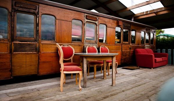 تبدیل واگن قطار قرن نوزدهم به هتلی زیبا,هتل در واگن قطار