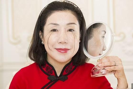 زن چینی رکوردار بلندترین مژه جهان,مژه های زن چینی