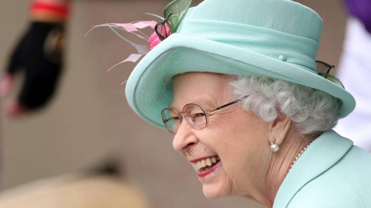 تصاویر حضور ملکه انگلیس در مسابقه اسب دوانی,عکس های ملکه انگلیس در مسابقه اسب سواری,تصاویر ملکه انگلیس در مسابقات اسب سواری