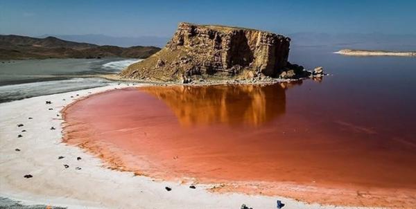 ماجرای قرمز رنگ شدن دریاچه ارومیه,قرمز رنگ شدن دریاچه ارومیه