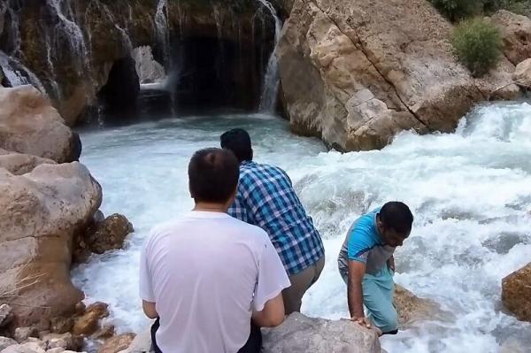 ناپدید شدن گردشگران در منطقه آب ملخ سمیرم اصفهان,گردشگران سمیرم