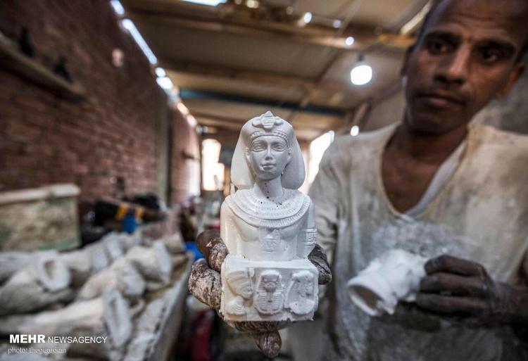 تصاویر ساخت مجسمه فراعنه در مصر برای رقابت با چین,عکس های مجسمه فراعنه در مصر,تصاویری از نحوه ساختن مجسمه فراعنه در مصر