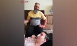 فیلم/ انتقاد یک پدر دارای فرزند بیمار و محتاج به کپسول اکسیژن از مسئولان به دلیل قطعی برق