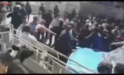 فیلم/ دامداران هورالعظیم، دام‌های تشنه خود را مقابل استانداری بردند!