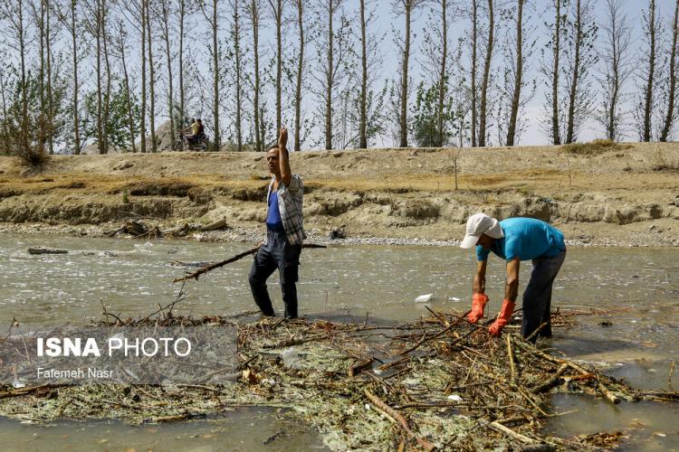 تصاویر افزایش خروجی آب سد زاینده رود,عکس های سد زاینده رود,تصاویری از خوشحالی مردم اصفهان پس از بازگشایی آب در سد زاینده رود