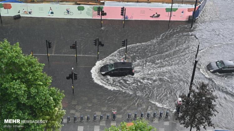تصاویر آب گرفتگی خیابان های لندن به دلیل سیل و طوفان,عکس های سیل در لندن,تصاویر سیل در انگلیس
