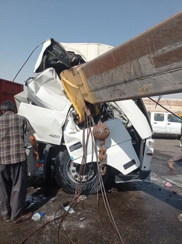 سقوط جرثقیل بر روی تریلی در پایانه مرزی مهران,سقوط جرثقیل