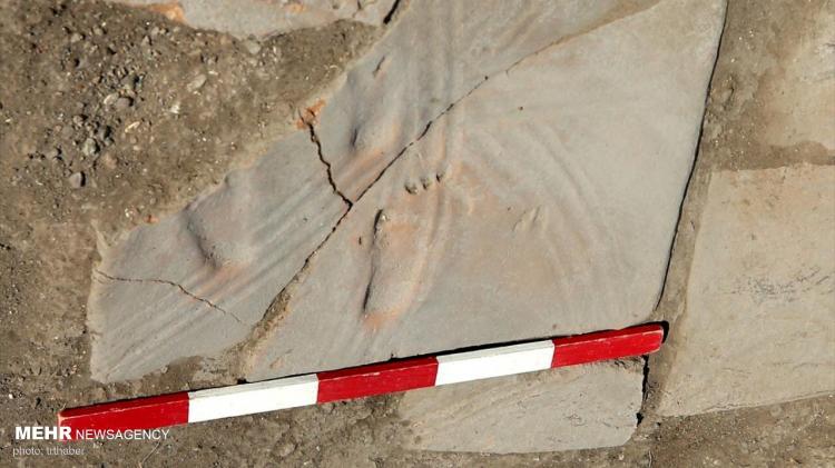 تصاویر کشف ردپای ۱۳۰۰ ساله یک کودک در شهر باستانی آسوس,عکس های ردپای یک کودک در شهر باستانی آسوس,تصاویر درپای کودکی در شهر آسوس