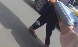 فیلم | بحران پول نقد در افغانستان و تجمع مردم پشت در بانک ها 