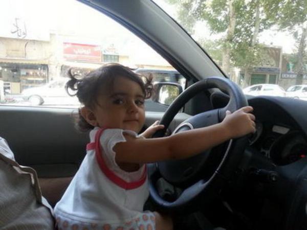 در آغوش گرفتن کودکان حین رانندگی,تخلفات رانندگی