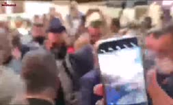 فیلم/ پرتاب تخم‌مرغ به سمت امانوئل مکرون