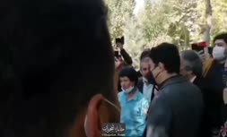 فیلم | آواز همایون شجریان بر مزار پدر