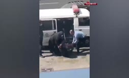 فیلم/ رفتار خشن ماموران گشت ارشاد با یک زن