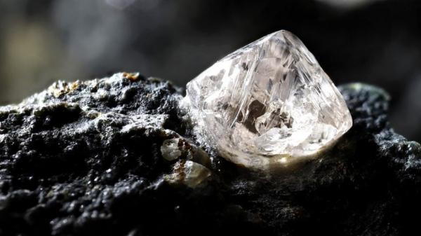 الماس,نوعی ماده معدنی جدید در یک الماس