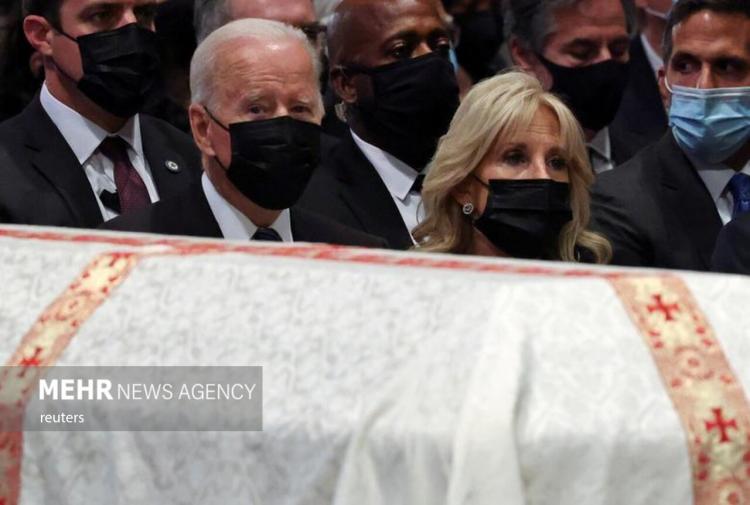 تصاویر مراسم تشییع جنازه کالین پاول,عکس های مراسم تشییع جنازه کالین پاول,تصاویر سیاسون در تشییع جنازه کالین پاول