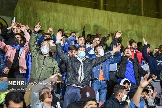 تصاویر حضور هواداران فوتبال در ورزشگاه آزادی پس از 22 ماه,عکس های هواداران فوتبال در ورزشگاه آزادی,تصاویر دیدار استقلال و نساجی