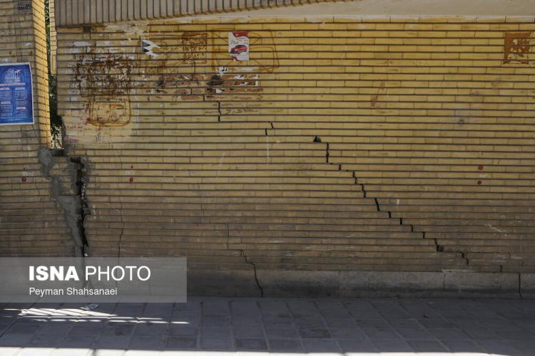 تصاویر فرونشست زمین در اصفهان,تصاویر نشست زمین در اصفهان,عکس های خالی شدن شهرکی در اصفهان به دلیل فرونشست زمین