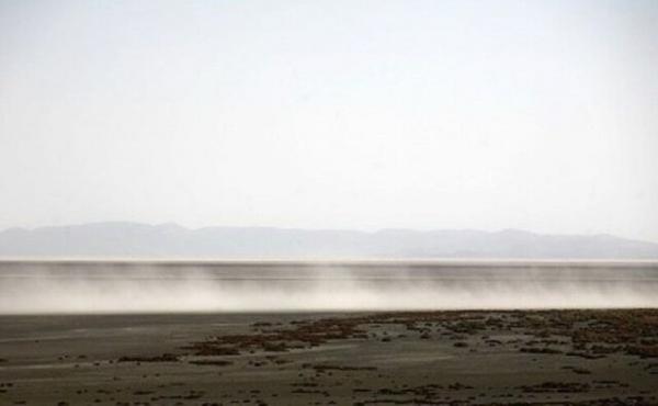 دریاچه ارومیه بزرگ‌ترین کانون گرد و غبار,خشک شدن دریچه ارومیه