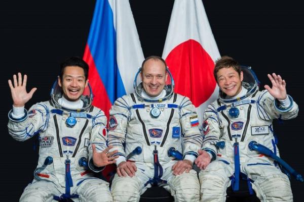 سفر به فضا,میلیاردر ژاپنی