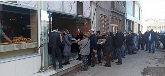 صف های شلوغ نان ارزان در شهرهای ترکیه,صف نان در ترکیه