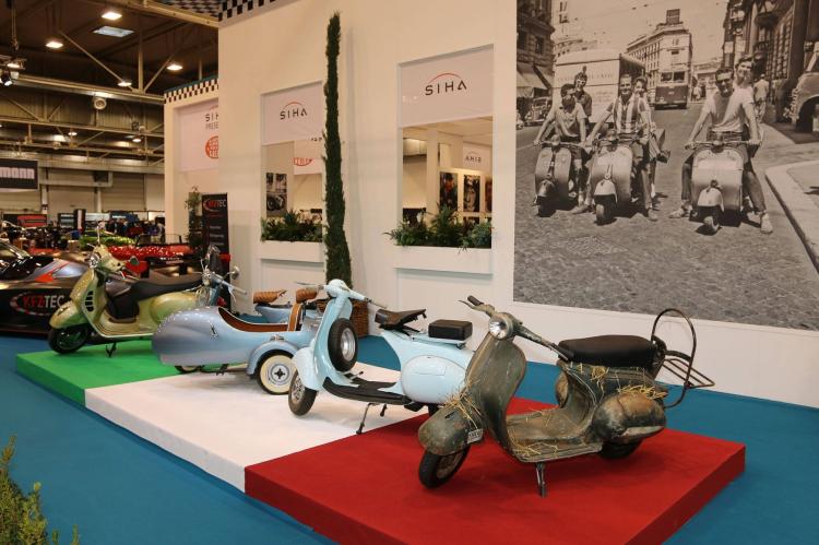 تصاویر نمایشگاه تیونینگ و تزئینات خودرو در آلمان,عکس های نمایشگاه خودرو در آلمان,تصاویری از نمایشگاه تیونینگ خودرو در آلمان