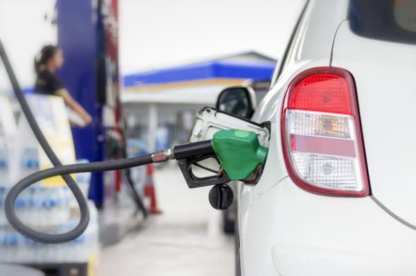 اعتراض مردم ایران به افزایش قیمت بنزین,آزادسازی قیمت بنزین در ایران