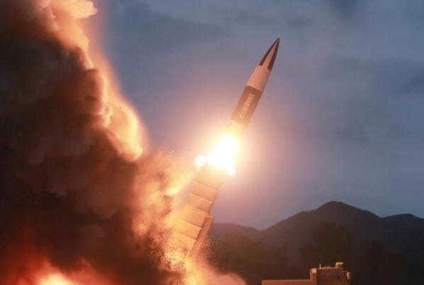 آزمایش موشکی کره شمالی, موشک مافوق صوت هواسونگ -۸