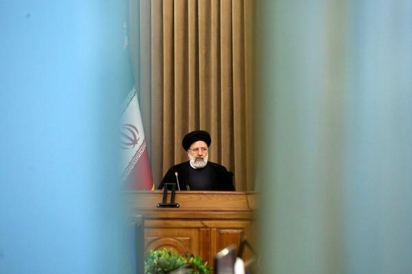 تناقض در دولت رئیسی,بازگشت ایرانیان به کشور و اخراج مردم ایران