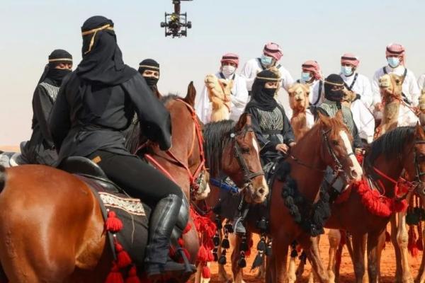 رژه زنان در جشنواره شتر عربستان,جشنواره شتر عربستان
