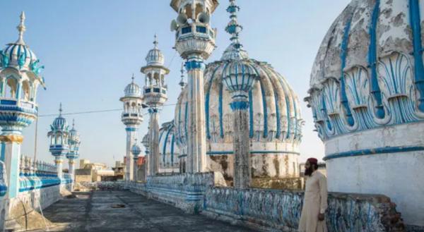 پاکستان,شهری در پاکستان با وجود کلیسا و مسجد
