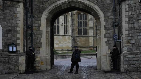 بازداشت فردی مسلح در کاخ ملکه انگلیس,حمله به کاخ مله انگلیس