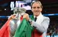 روبرتو مانچینی سرمربی ایتالیا قهرمان اروپا,انتقاد از توپ طلای لیونل مسی