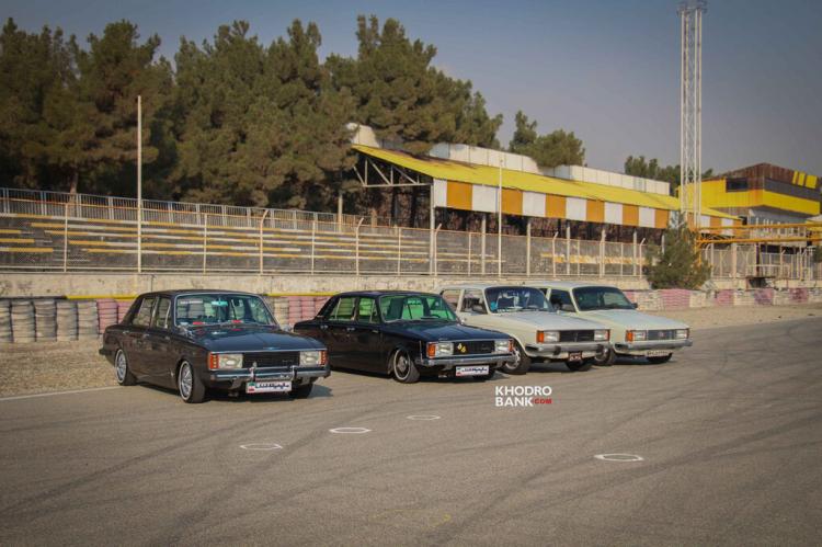 تصاویر دورهمی پیکان‌سواران در تهران,عکس های پیکان سواران تهرانی,تصاویر گردهمایی بزرگ خودروهای پیکان کلاسیک