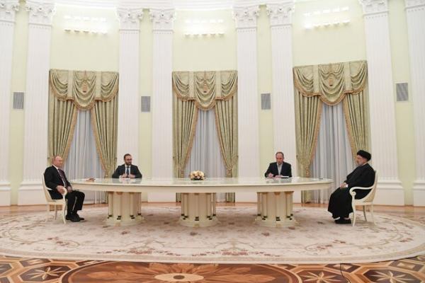 دیدار رئیسی و پوتین,کنایه به رئیسی درباره سفرش به روسیه