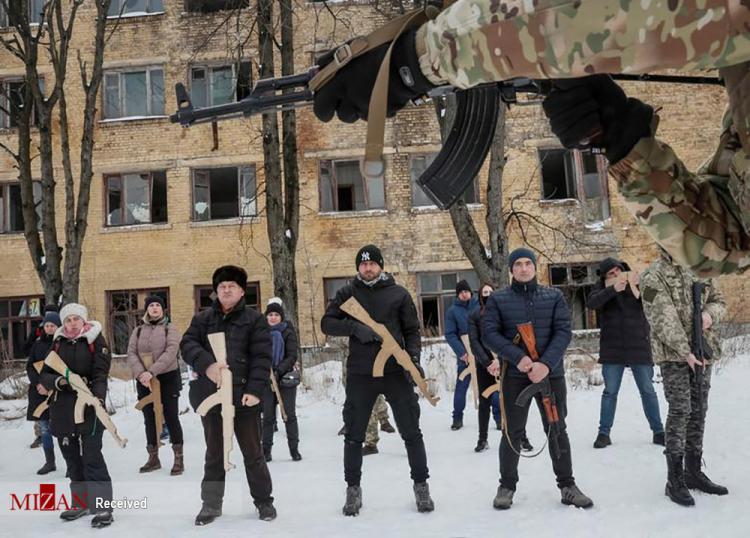 تصاویر اوکراین در حال آماده شدن برای جنگ احتمالی,عکس های سربازان اوکراینی,تصاویری از سربازهای اوکراین در مرز