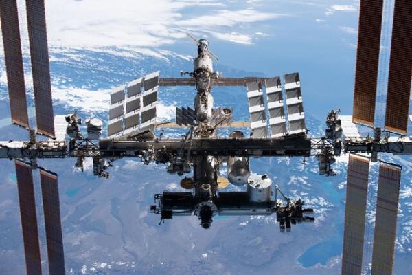 سقوط ایستگاه فضایی,همکاری ناسا با روسیه در فضا