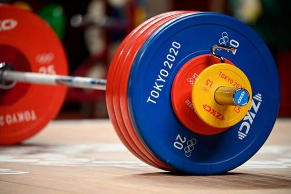 فدراسیون جهانی وزنه‌برداری,تصمیم تصمیم فدراسیون جهانی وزنه‌برداری به نفع ایران