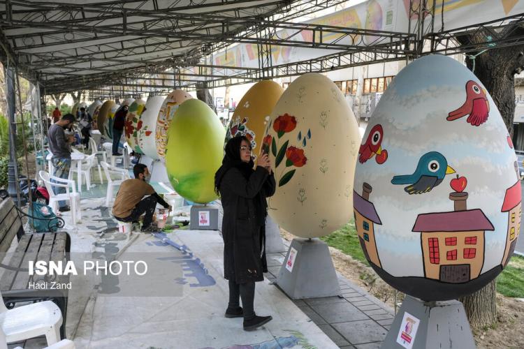 تصاویر جشنواره تخم مرغ رنگی برای نوروز 1401,عکس های جشنواره تخم‌ مرغ‌های رنگی در آستانه نوروز,تصاویری از جشنواره تخم‌ مرغ‌های رنگی در آستانه نوروز در تهران