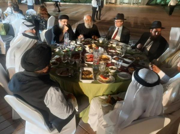 خاخام‌های یهود سر سفره افطار امارات,روابط اسرائیل و امارات