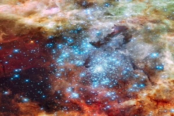 سحابی رتیل,سحابی ستاره‌زا از نگاه تلسکوپ فضایی هابل