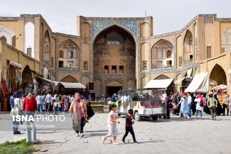تصاویر مسافران نوروزی 1401,عکس های مسافران نوروزی ایران,تصاویر مسافران نوروزی در اصفهان