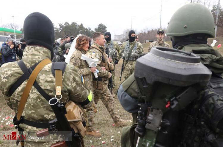 تصاویر ازدواج سربازان اوکراینی در میدان جنگ,عکس های ازدواج سربازان اوکراینی,عکس های ازدواج اوکراینی ها در میدان جنگ