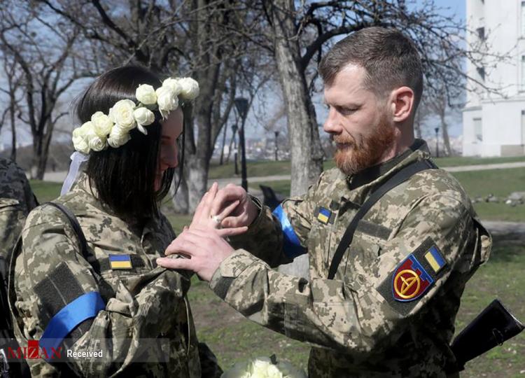 تصاویر ازدواج سربازان اوکراینی در میدان جنگ,عکس های ازدواج سربازان اوکراینی,عکس های ازدواج اوکراینی ها در میدان جنگ