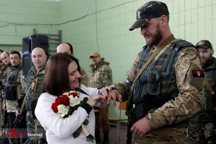 تصاویر ازدواج سربازان اوکراینی در میدان جنگ,عکس های ازدواج سربازان اوکراینی,عکس های ازدواج اوکراینی ها در میدان جنگ