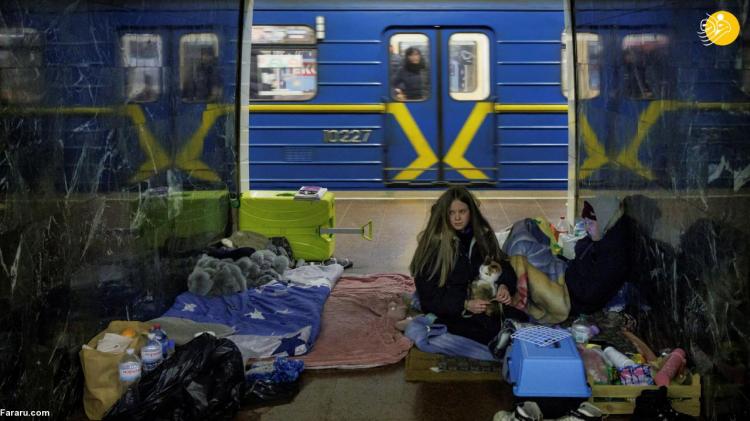 تصاویر عمیق‌ترین ایستگاه مترو جهان میزبان پناهجویان کی‌یف,عکس های پناهجویان اوکراینی,تصاویر پناهجویان اوکراین در مترو